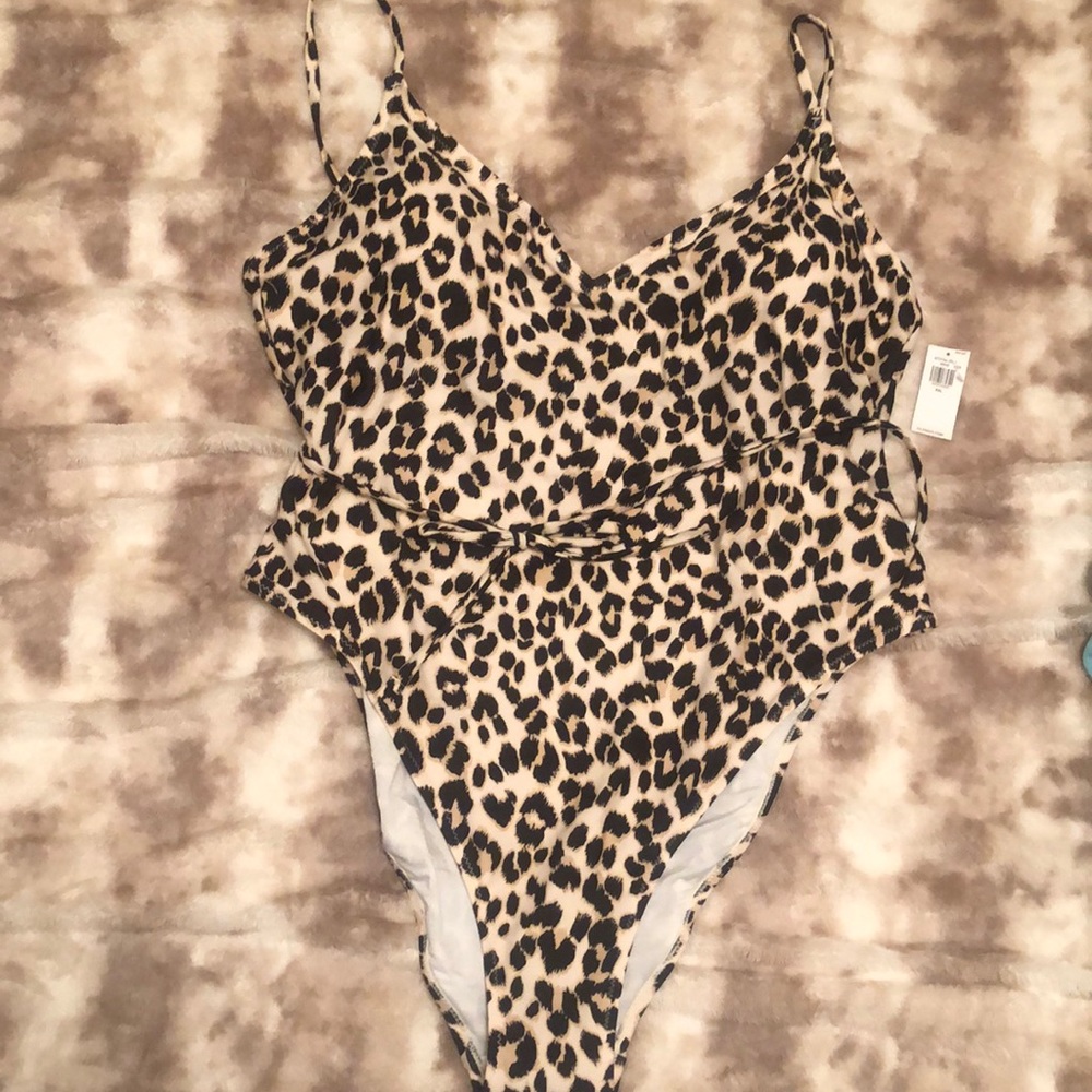 NWT Old Navy One Piece Swimsuit - Picture 3 of 8
